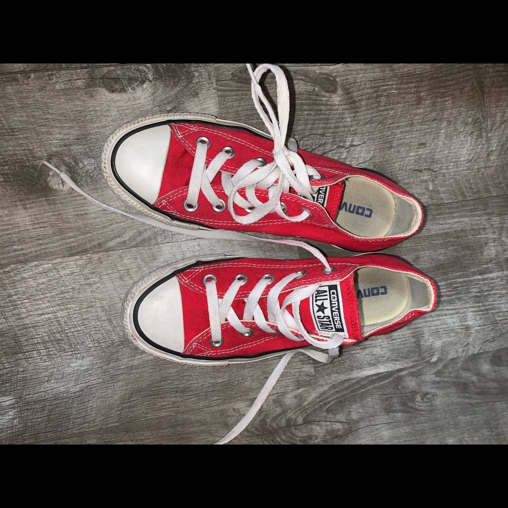 Adorable Size 6 Women’s Red Converse
